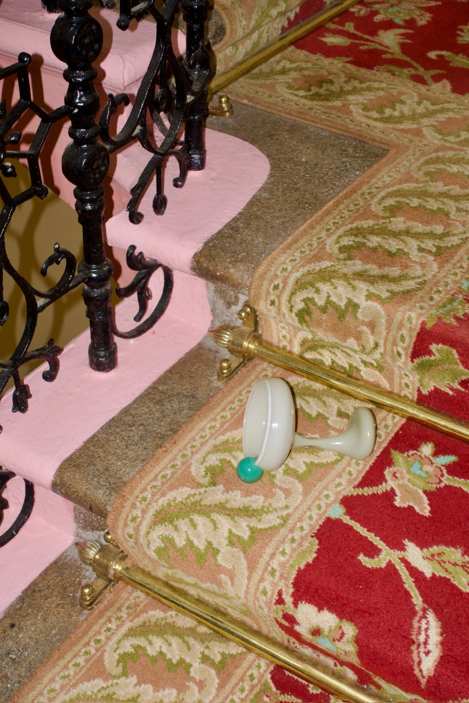 The Signature Glass with a Twist